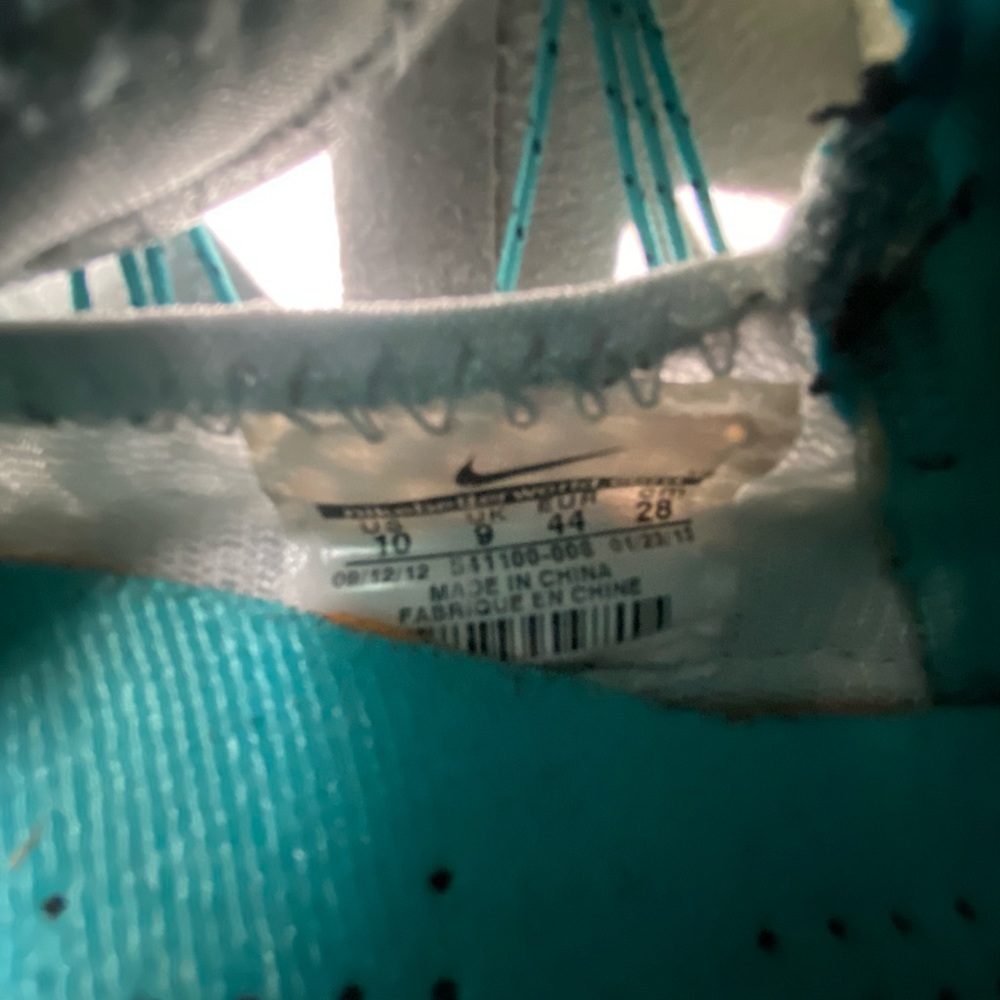 🔥NIKE LEBRON Xl PURE PLATINUM🔥
❌SOLD❌ - Picture 8 of 10